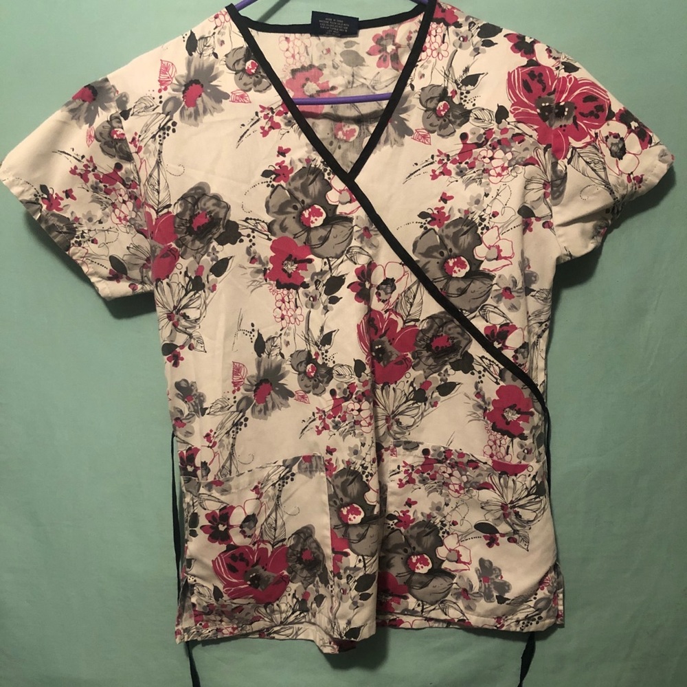 Woman’s xs scrub top